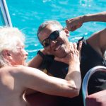 Barack Obama vence a millonario en concurso acuático
