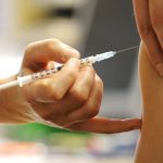 Desarrollan vacuna que mejora la vida de pacientes con SIDA