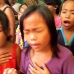 Se hace viral un video de niños filipinos alabando a Dios