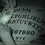 Suspenden a maestra por jugar Ouija con sus alumnos
