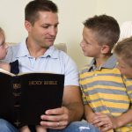 ¿CÓMO ENSEÑAR LA BIBLIA A LOS NIÑOS?