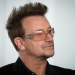 Bono dice que el amor de Dios llenó el vacío en su corazón