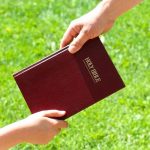 Miles de Biblias serán distribuidos por misioneros en Irak