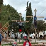 Argentinos crucifican niño para pedir paz en el mundo