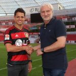 El Bayer reconoce su interés por el Chicharito