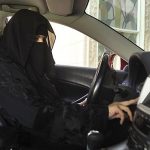 Mujeres de Arabia Saudita ya podrán conducir