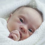 Soltero en Italia podrá adoptar a bebé con síndrome de Down