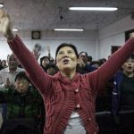 China expulsa a casi mil misioneros y pastores
