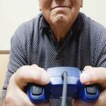 Aumentan personas mayores de 50 años que gustan de los videojuegos