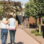 Conoce Hogeweyk, el pueblo habitado por pacientes con Alzheimer