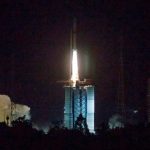 China lanza satélite para explorar la ‘cara oculta’ de la Luna