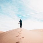 Caminando sobre las arenas del Desierto – Veracidad News