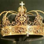 Roban dos valiosas coronas del Siglo XVII