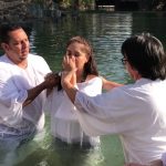 Más de 500 personas se bautizan en California