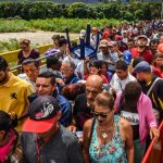 Venezolanos abandonan su país por necesidad