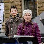 Nominan a Nobel de la Paz a chica que hizo huelga contra cambio climático