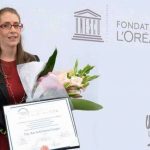 UNESCO entrega reconocimiento a Sofía Varela, científica de UNAM