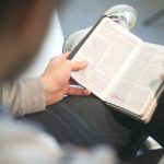 Aprueban ley para el estudio de la Biblia en escuelas públicas de Florida