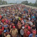 Se asocia aumento de la delincuencia en México con llegada masiva de migrantes en las caravanas.