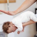 ¿Cómo aplicar el RCP en los bebés?