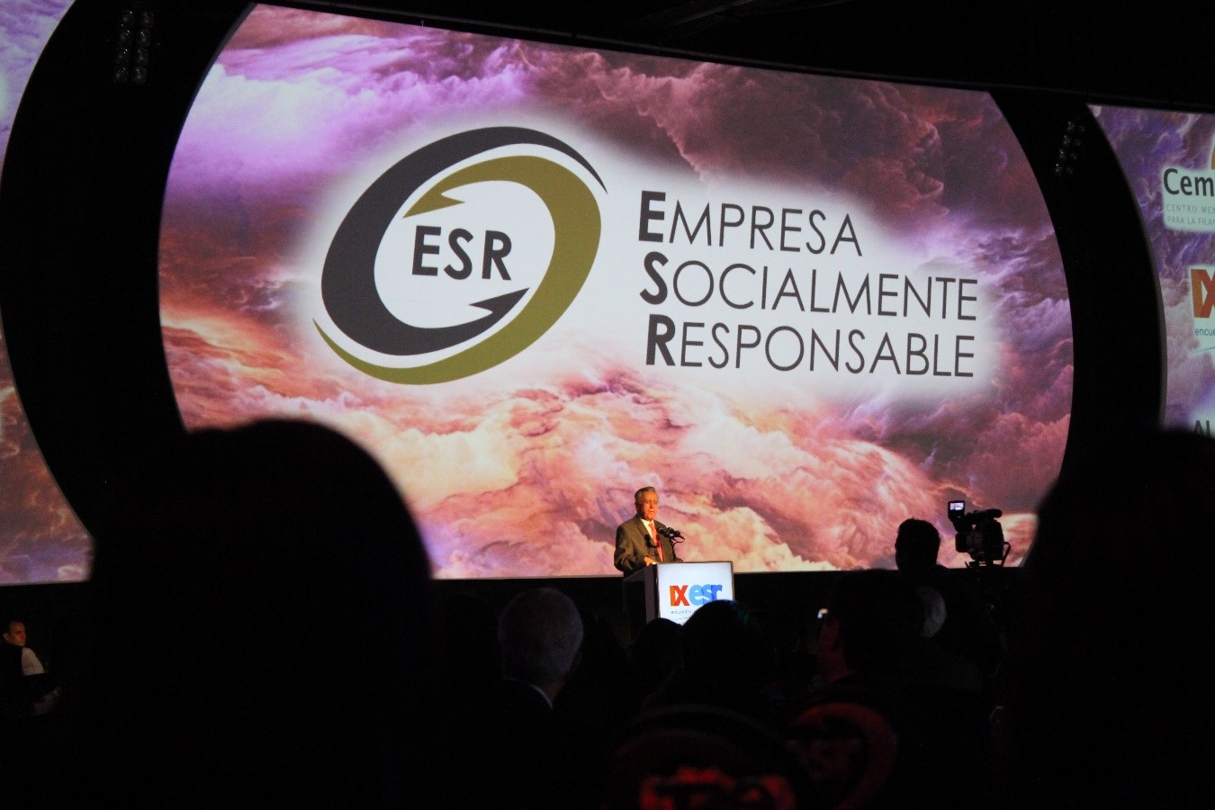 ¿Qué es o qué son una empresa socialmente responsable?